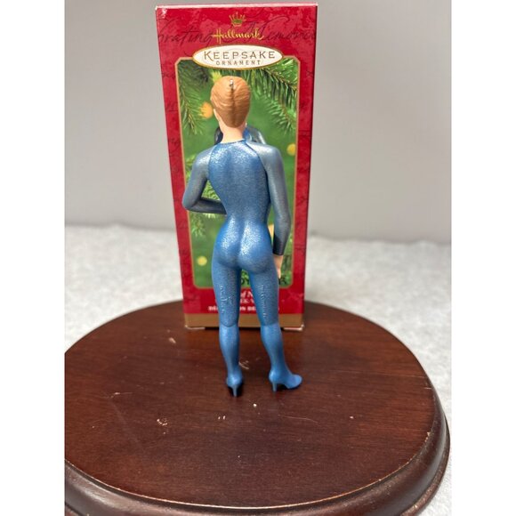 Hallmark Keepsake Ornament Star Trek Voyager Seven of Nine Collectible Figurine - Picture 2 of 8